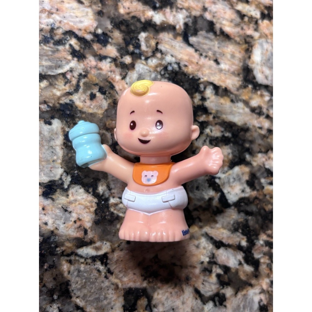 Little People Snuggle Twin Baby Orange Bib Blue Bottle Fisher Price 2018 Figure